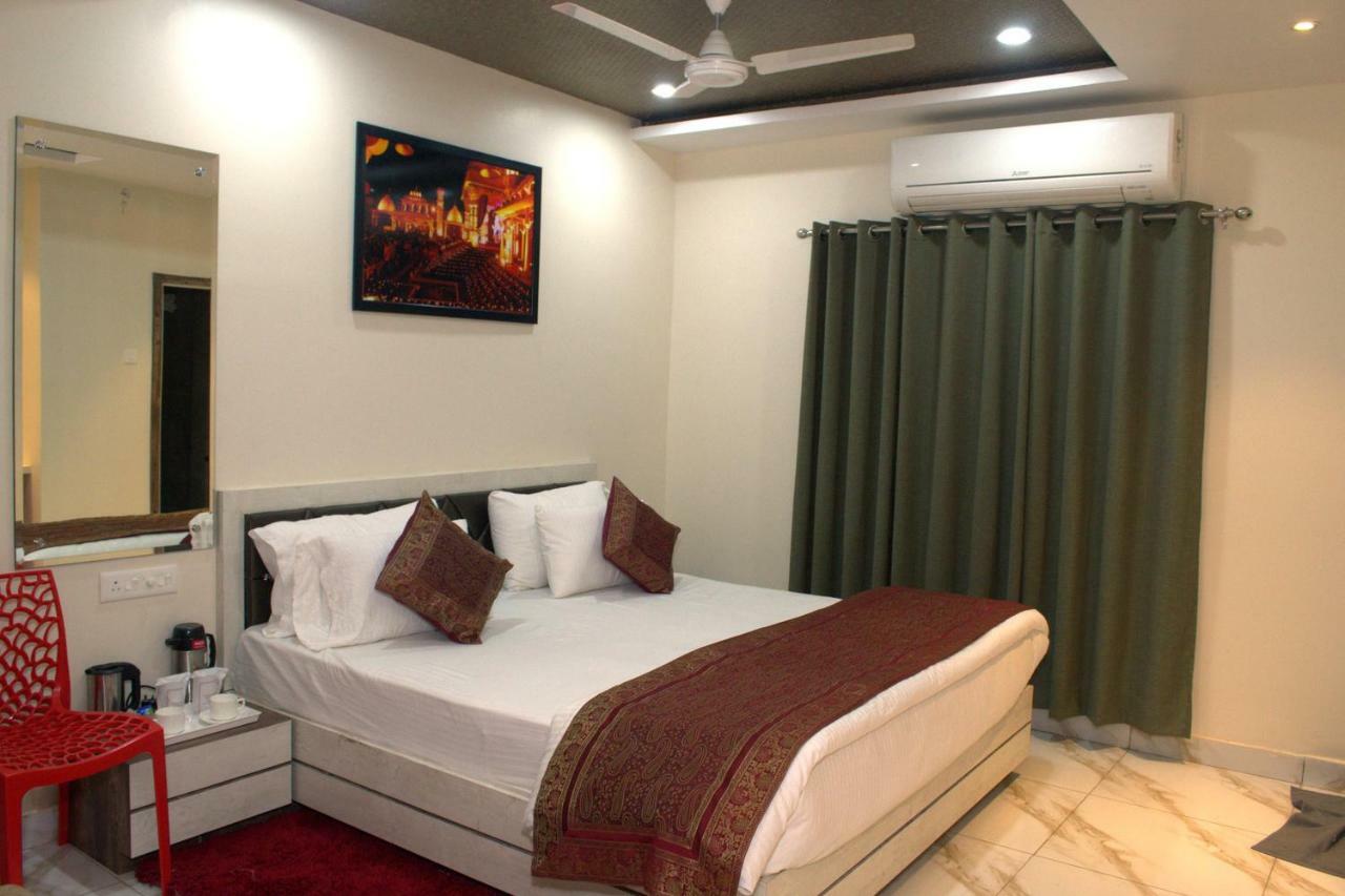 Hotel Tamilnadu Kashi Varanasi Exterior photo